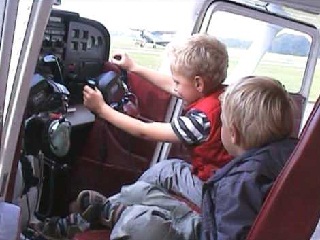 Vliegles Teuge ( Teuge Airport )