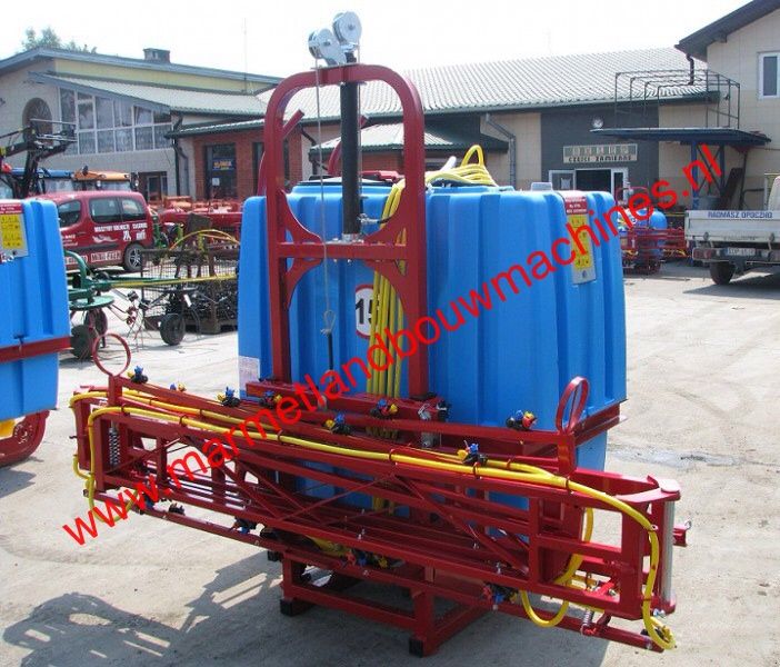 Veldspuiten Veld spuit Sproeier gedragen getrokken.