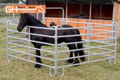 Flexibele hekken voor paddocks paardenboxen stapmolens