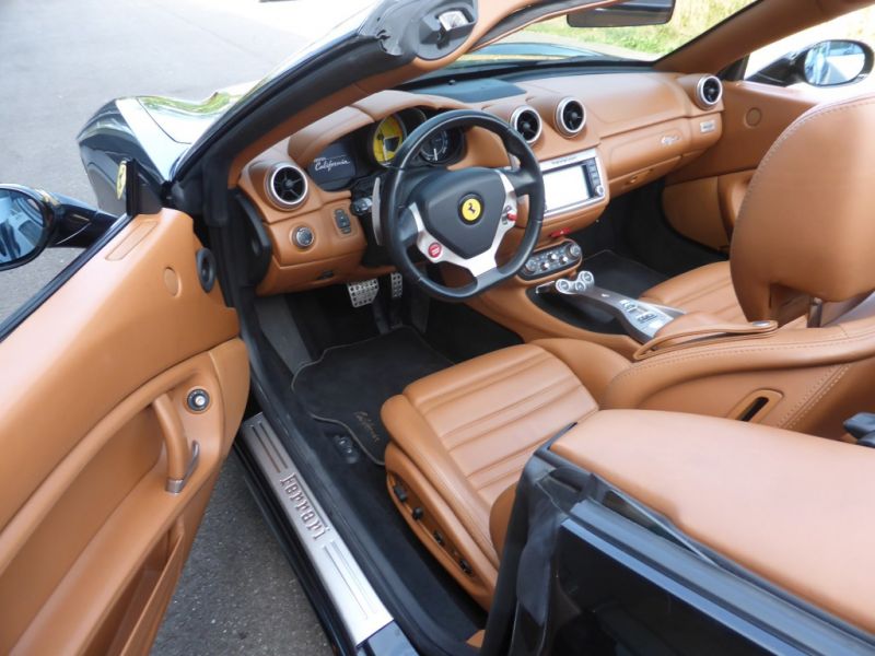  FERRARI California 4.3 V8 (Cabriolet)