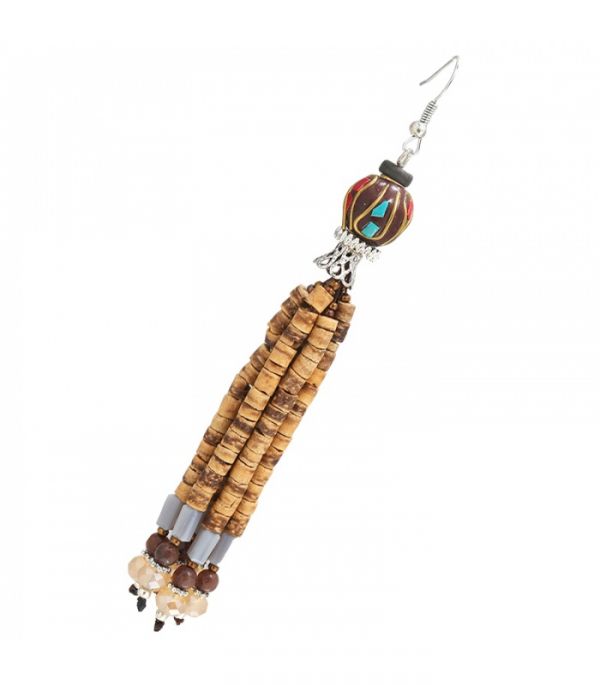 Bruine oorbellen met strengen cocosnoot plaatjes