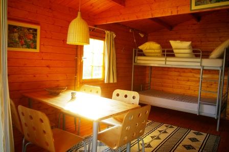 Ruime blokhutten te huur op duurzaam natuurkampeerterrein.