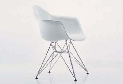 Eames DAW en DAR design stoelen.   Eames DAW en DAR design stoelen voor slechts € 79,00 per stuk