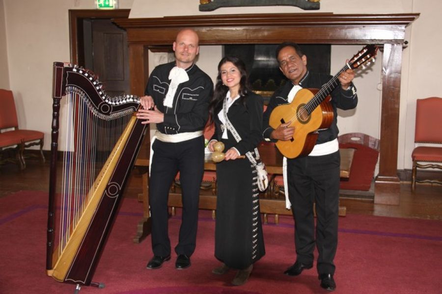 Trio Los Mayas! Mexicaanse, Zuid-Amerikaanse en Spaanse muziek.