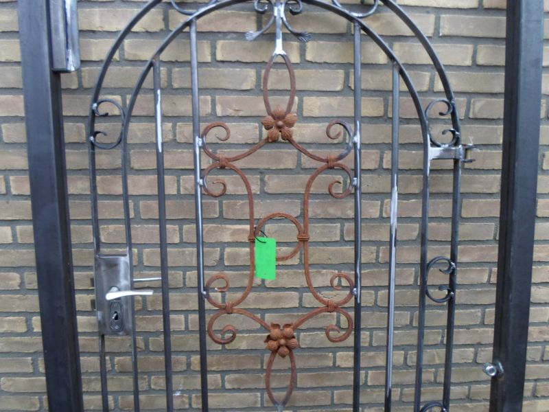 Smeedijzeren poort z