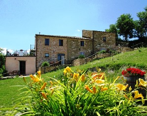 Italië Le Marche Appartement met zwembad