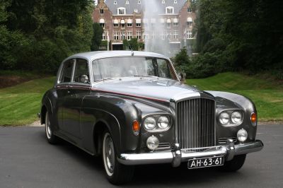 TROUWAUTO WITTE ROLLS-ROYCE SILVER CLOUD HUREN VERHUUR