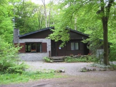 ardennen chalet in Durbuy naast  bos, hond welkom
