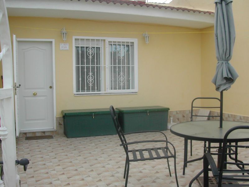 Huisje gelijksvloer te torrevieja spanje costablanca 