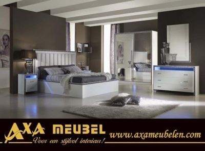 hooglans wit swarovski meubelen AXA Rotterdam breda den haag