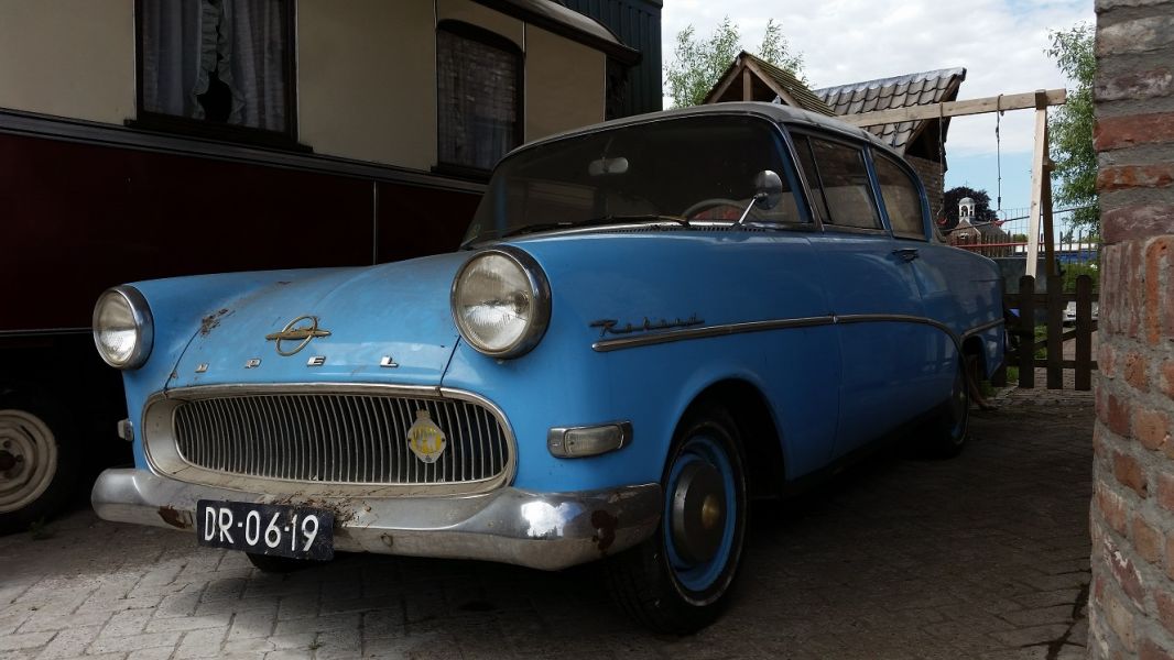 Diverse klassieke auto's Opel ford borgward Volvo camper lt vw ed 